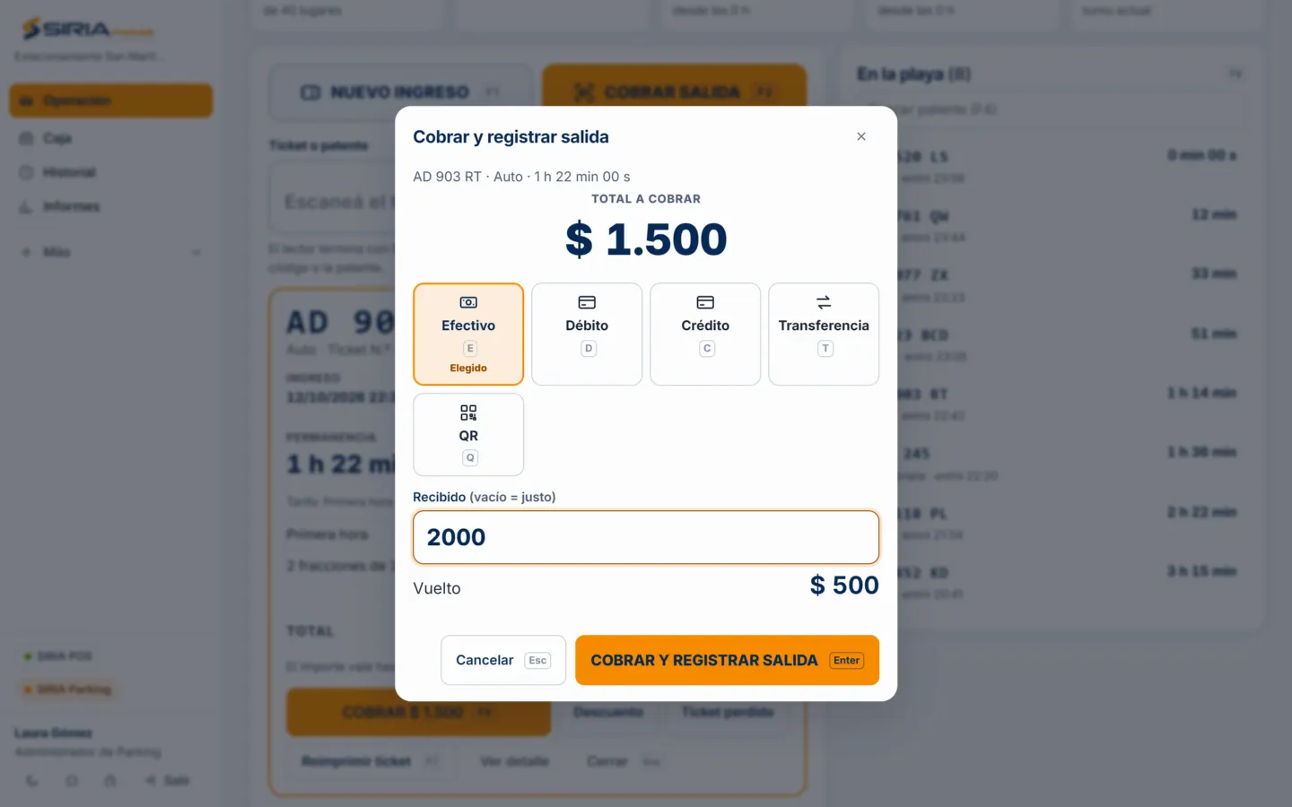 Cobro en efectivo con el importe recibido y el vuelto, y el botón Cobrar y registrar salida